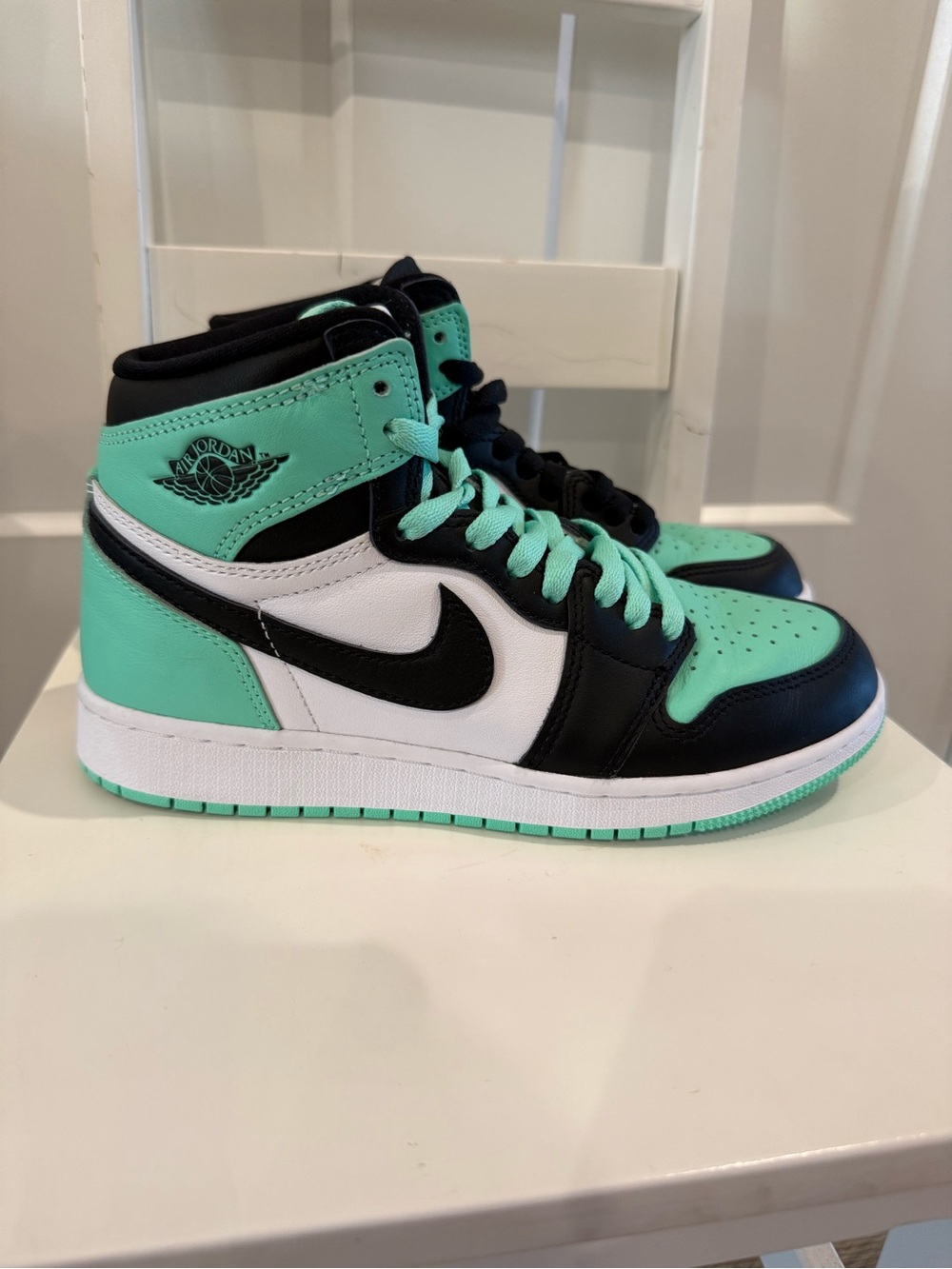 Nike Kids Air Jordan 1 Retro Green Glow sneakers - Picture 3 of 9